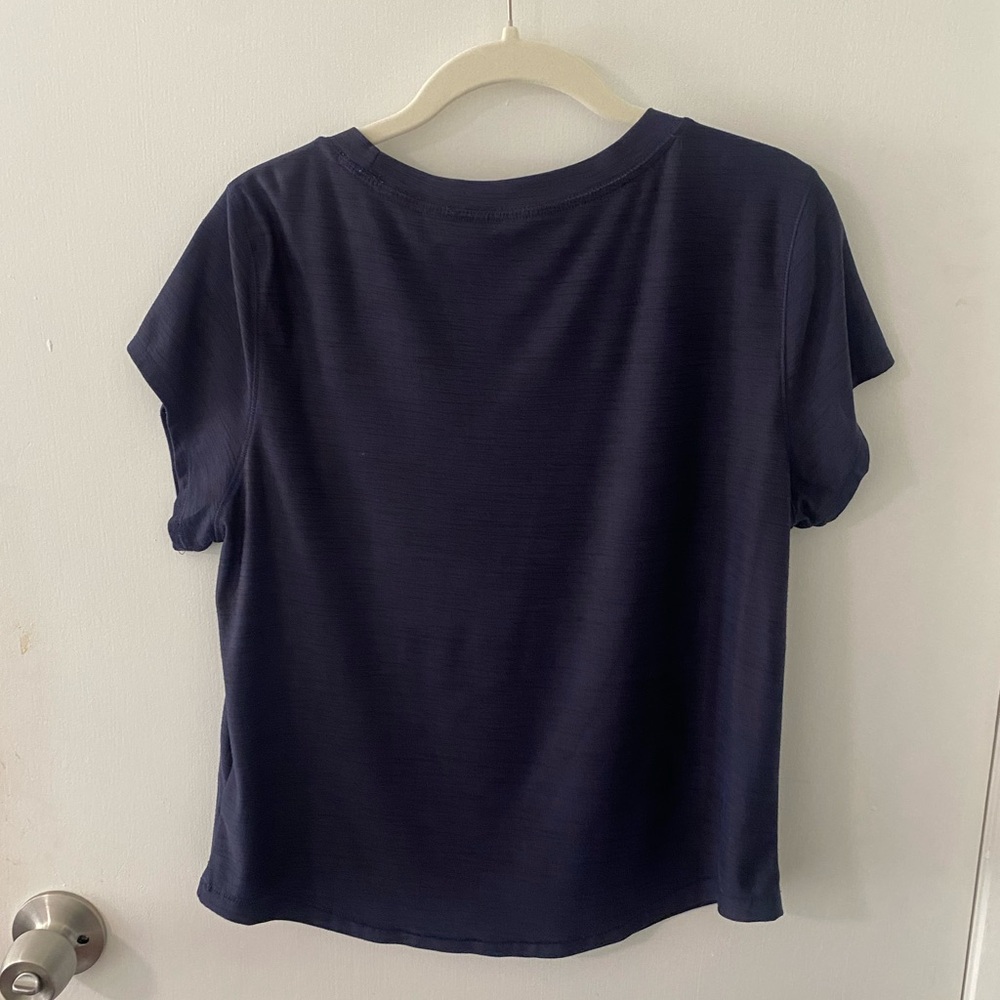Old Navy Women’s Navy Blue Short Sleeve Active Tee - Picture 2 of 3